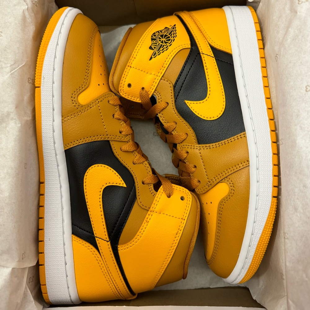 Women’s Air Jordan 1 Mid Chutney